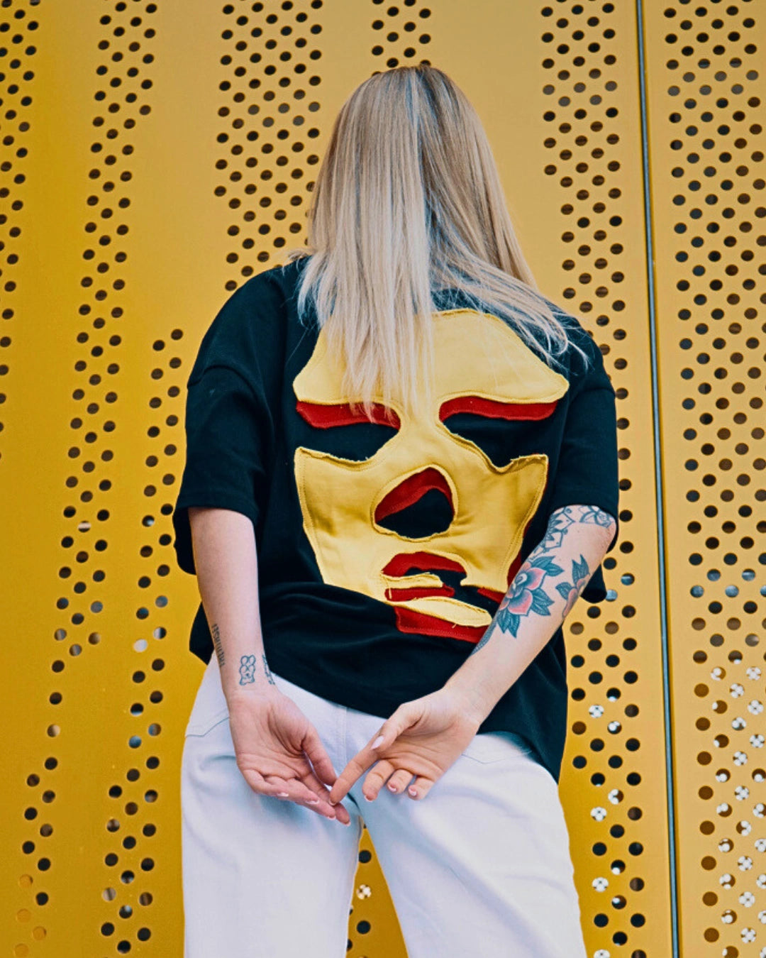 Face T-shirt - Black / Red & Yellow